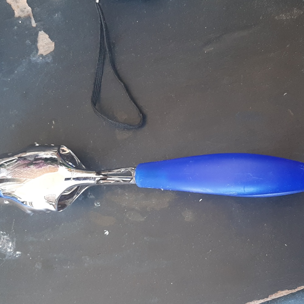 Vintage Casa Bugotti kissing tongs